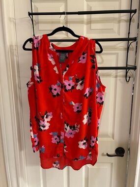 Chelsea & Theodore Red Floral Sleeveless Blouse